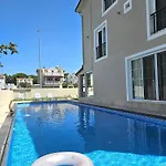 Luxury 5br W Pool & Access Ayvalik