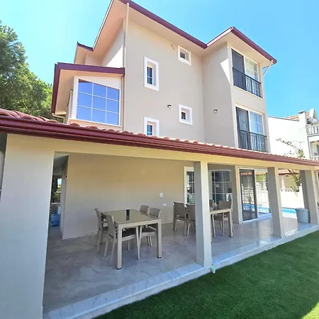 Luxury 5br W Pool & Access Villa Ayvalı