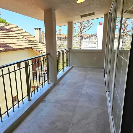 Luxury 5br W Pool & Access *