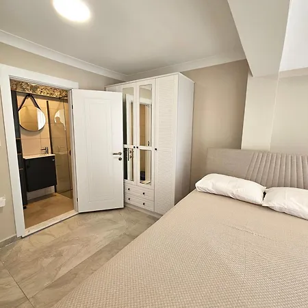 Villa Luxury 5br W Pool & Access *