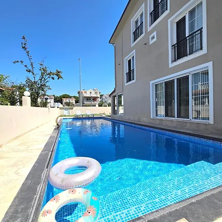 Luxury 5br W Pool & Access Villa