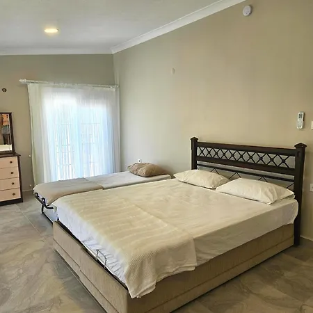 Villa Luxury 5br W Pool & Access