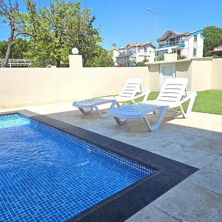 Luxury 5br W Pool & Access Ayvalı