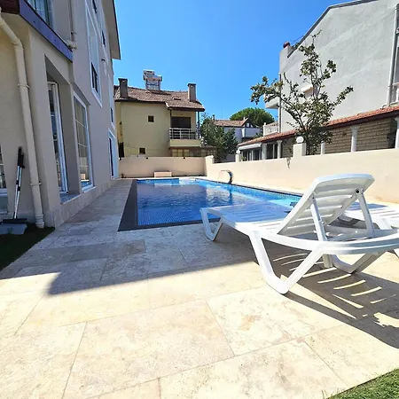 Luxury 5br W Pool & Access *