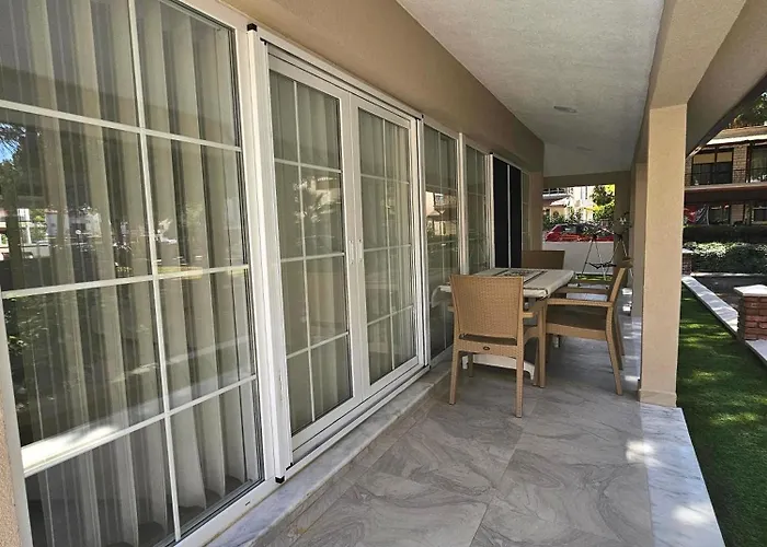 Luxury 5br W Pool & Access