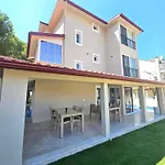 Luxury 5br W Pool & Access Villa Ayvalı