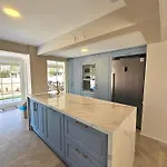 Luxury 5br W Pool & Access Villa Ayvalı