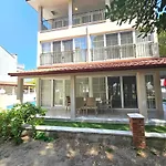 Luxury 5br W Pool & Access Villa