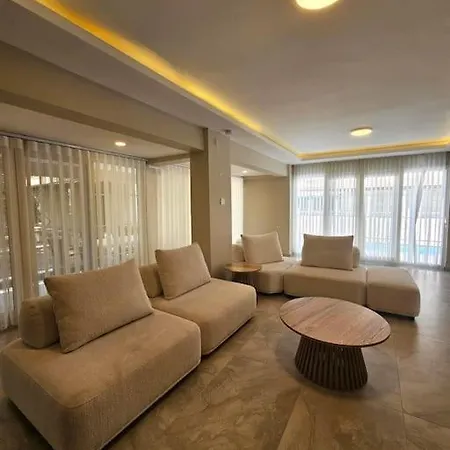 Luxury 5br W Pool & Access Βίλα