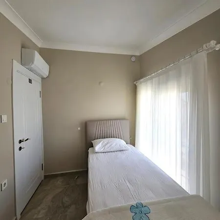 Luxury 5br W Pool & Access