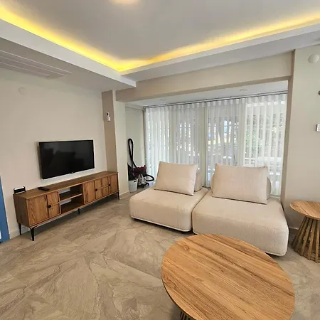 Luxury 5br W Pool & Access