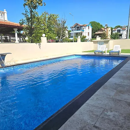 Luxury 5br W Pool & Access *