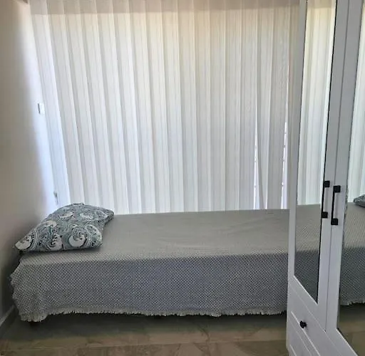 Villa Luxury 5br W Pool & Access *