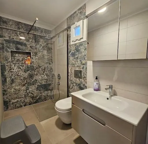 Luxury 5br W Pool & Access Villa Ayvalı