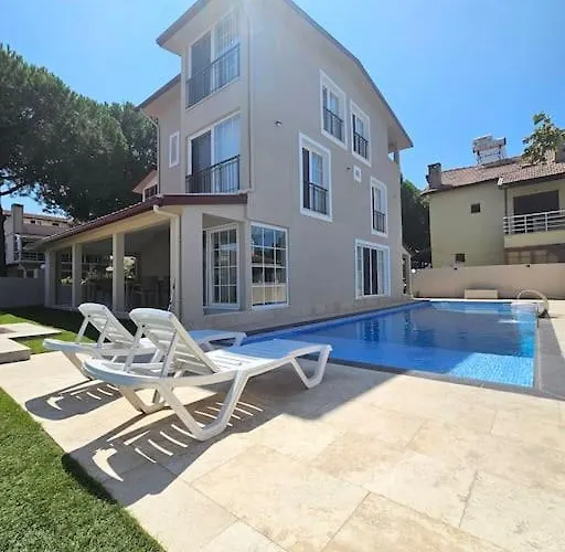 Luxury 5br W Pool & Access Villa Ayvalik