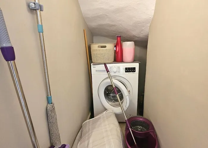 Villa Luxury 5br W Pool & Access