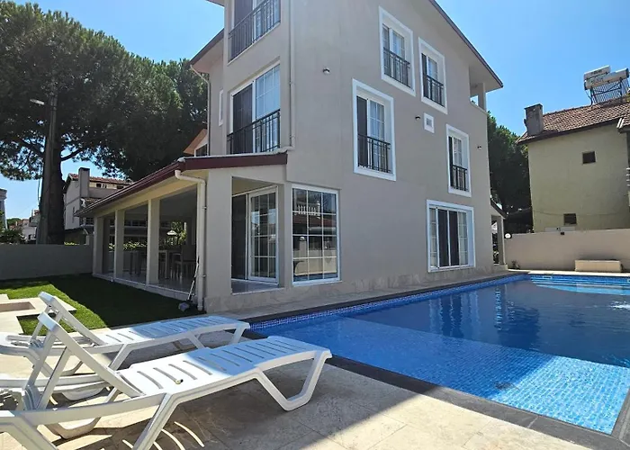 Luxury 5br W Pool & Access Ayvalı