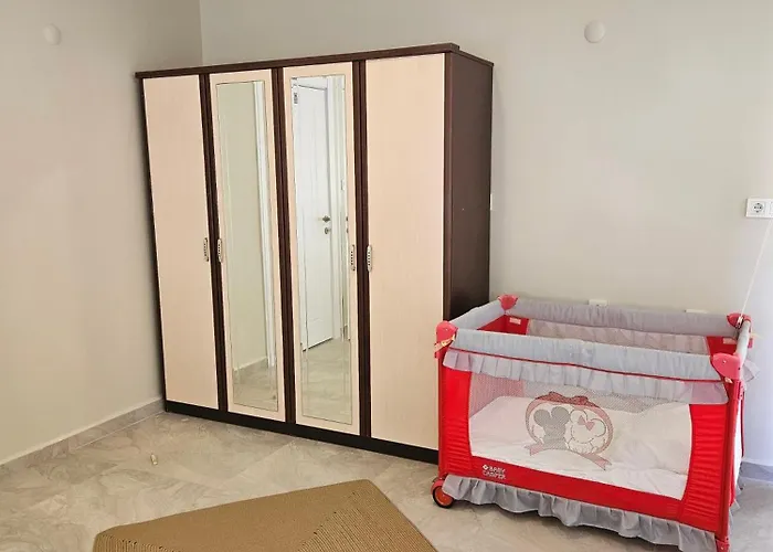 Luxury 5br W Pool & Access Villa *