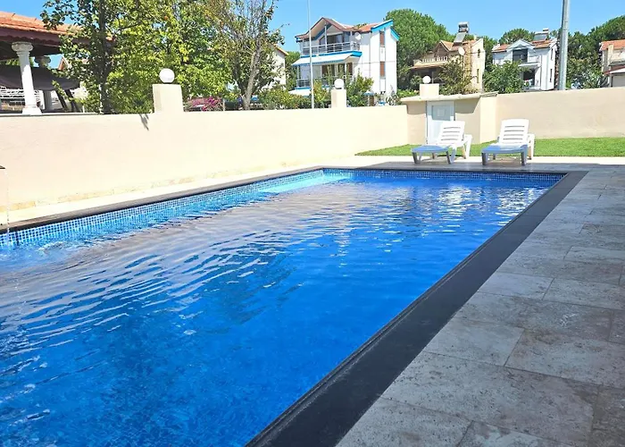 Luxury 5br W Pool & Access