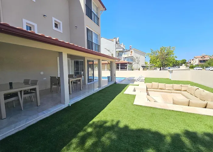 Villa Luxury 5br W Pool & Access