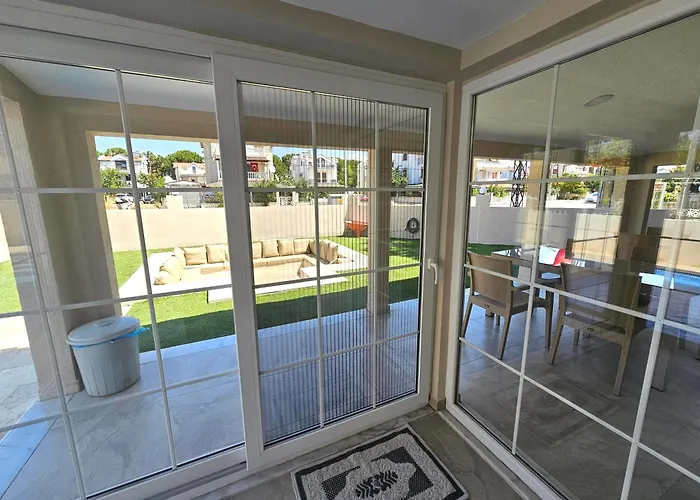 Luxury 5br W Pool & Access Villa Ayvalı