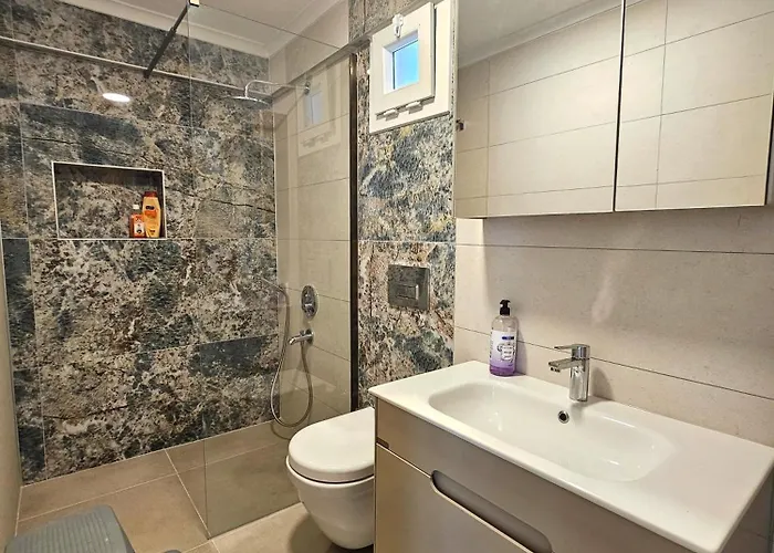 Luxury 5br W Pool & Access Villa Ayvalı